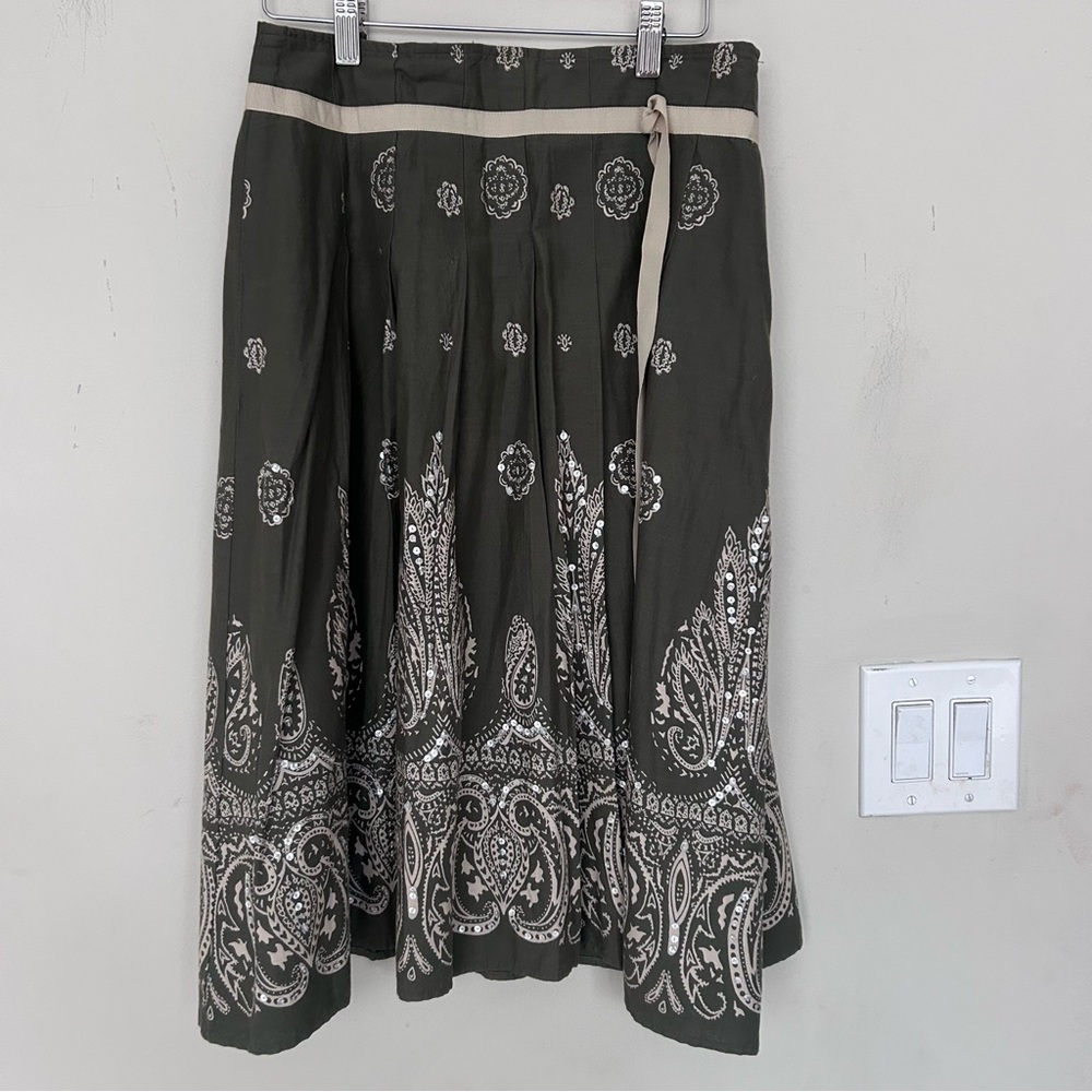 Cotton Express Paisley Skirt Green/Cream silver sequin embellishments. Sz Small